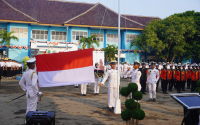 Upacara Peringatan HUT ke-80 Republik Indonesia di SMK Negeri 2 Indramayu Berlangsung Khidmat